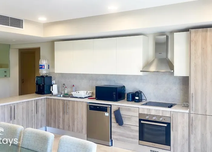 Ollystays Mangrovy Seaview Penthouse 3br & Pool Access * Gurdaka