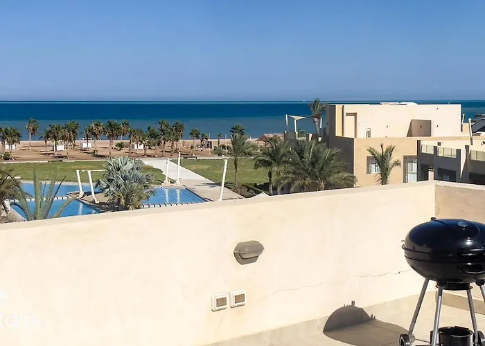 Ollystays Mangrovy Seaview Penthouse 3br & Pool Access Gurdaka