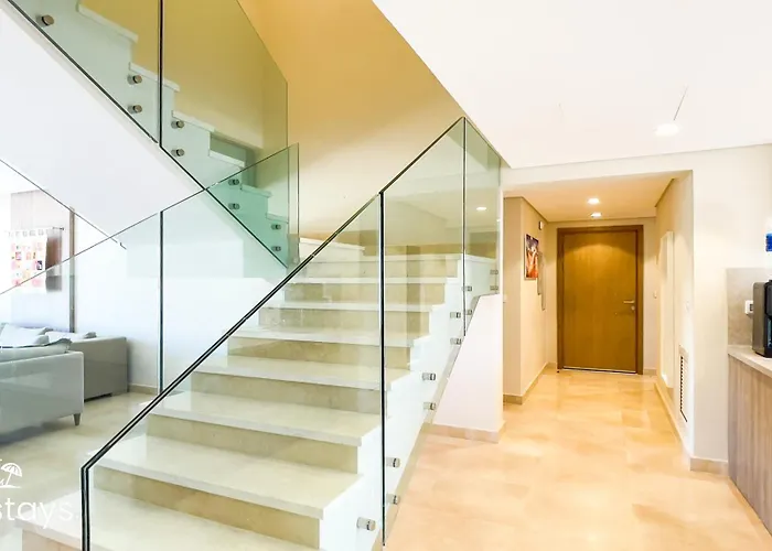 Ollystays Mangrovy Seaview Penthouse 3br & Pool Access * Gurdaka